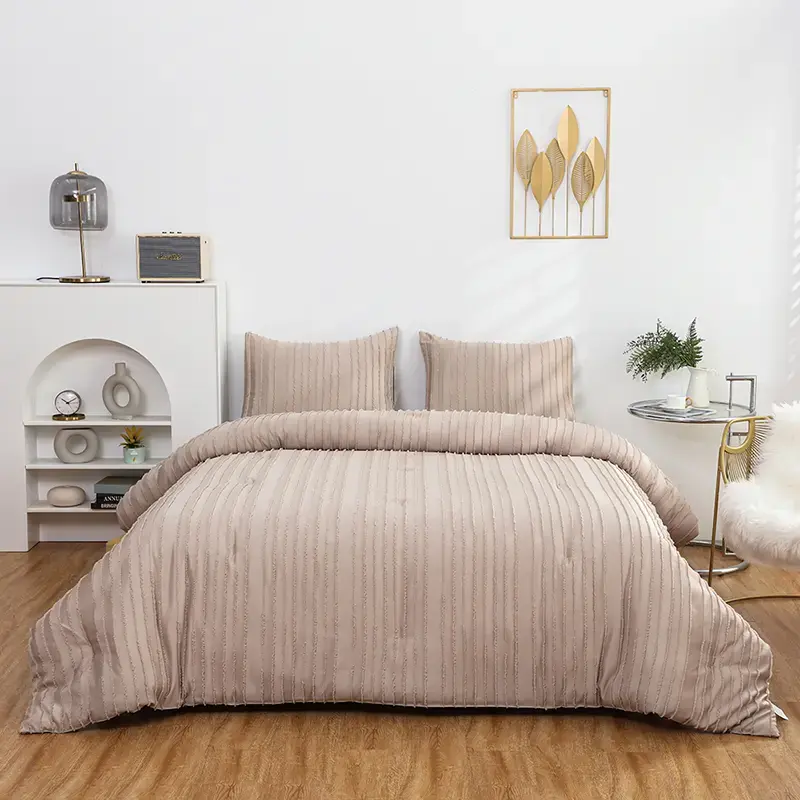 Pinki Tufted Comforter Set